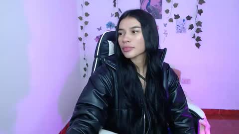 babenik_777 online show from October 29, 8:40 am