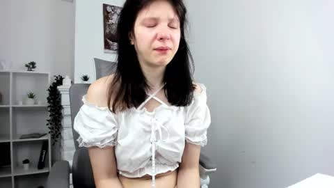 Evalena maybe just Eva online show from September 26, 5:16 am