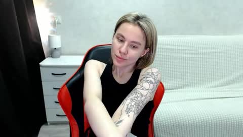 baby_kitte online show from November 12, 3:04 am