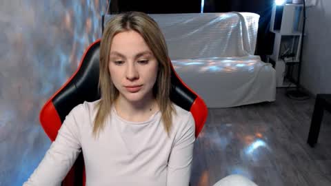 baby_kitte online show from March 2, 3:39 am