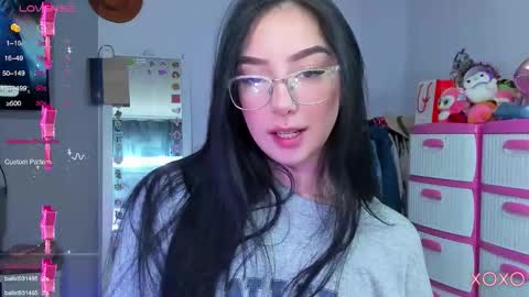 lily online show from October 6, 10:43 am