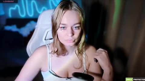 Lin online show from September 13, 6:49 pm