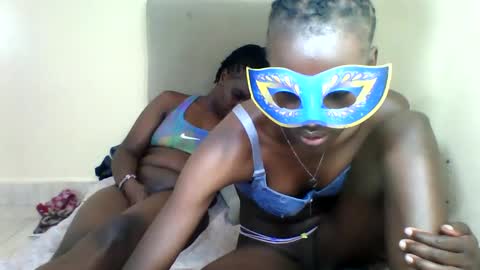 bads_hornies online show from November 26, 2:56 am