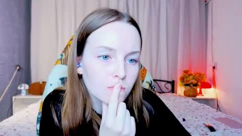 Snapshot of bae_cake__ chatting on October 23, 6:36 pm Alice online show from October 23, 6:36 pm