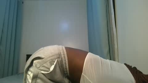 queen online show from December 1, 9:17 pm