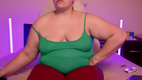 Love online show from November 9, 5:42 pm