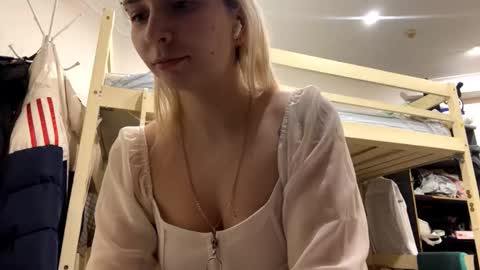 Mia online show from February 26, 3:22 pm