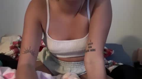 Becca Hart online show from December 3, 4:39 pm