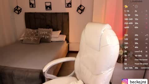 Marzhie online show from March 12, 1:51 pm