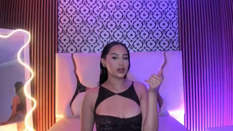 BELLA online show from February 9, 11:45 am