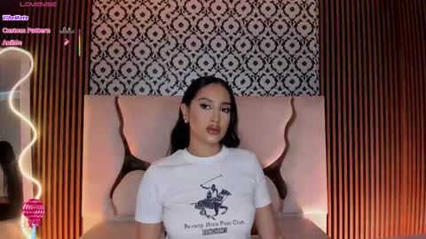 BELLA online show from February 5, 1:03 pm