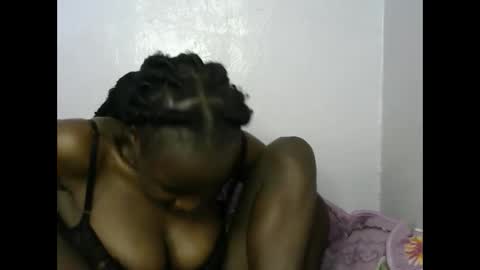 beeswee online show from February 7, 11:45 am