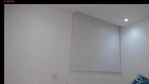 hadid online show from September 21, 3:49 am