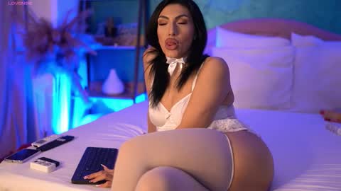 BellaJonnes online show from February 20, 6:31 pm