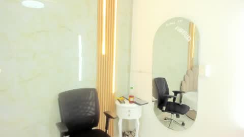 Belkilima  online show from April 16, 9:03 pm