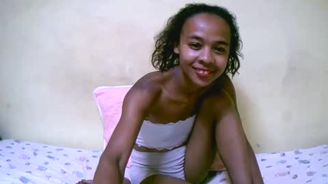 bella193999 online show from December 12, 3:27 pm