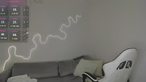 bella__sss online show from February 20, 6:26 am