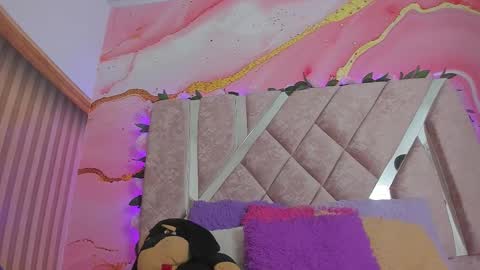 Melanie  online show from February 19, 10:37 am