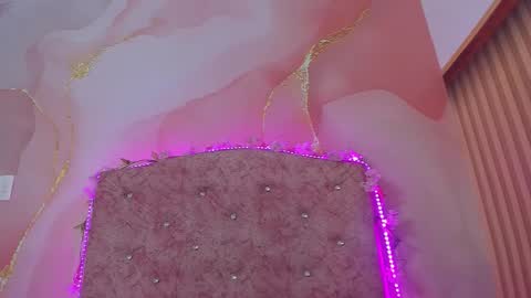 Melanie  online show from December 17, 10:30 am