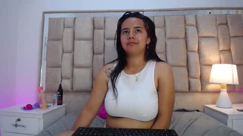 bella online show from February 3, 6:22 am