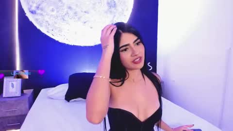 bellaastorm online show from November 21, 4:25 am