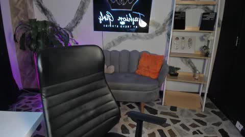 bellaastorm online show from December 15, 4:29 am