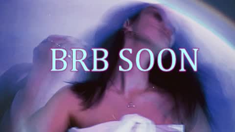 bellaparker_ online show from March 3, 10:54 am