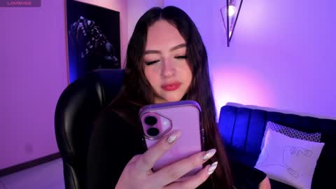 Snapshot of bellarosex1 chatting on January 23, 3:16 am Bella Rose online show from January 23, 3:16 am