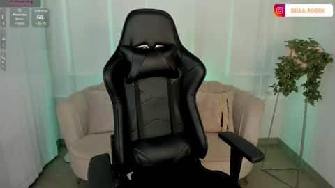 CALL ME BELLA online show from March 4, 1:01 am