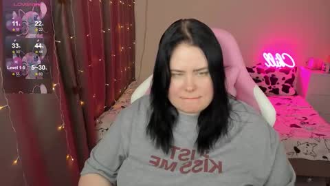 LinaBoo online show from February 7, 6:17 am