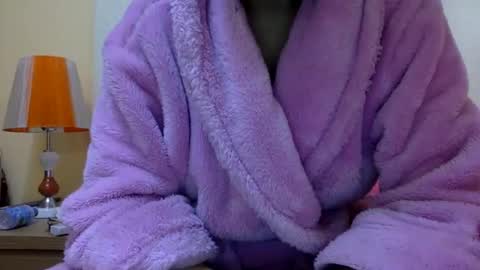 Snapshot of bermudatriangle12 chatting on January 29, 3:54 am tixxie  online show from January 29, 3:54 am