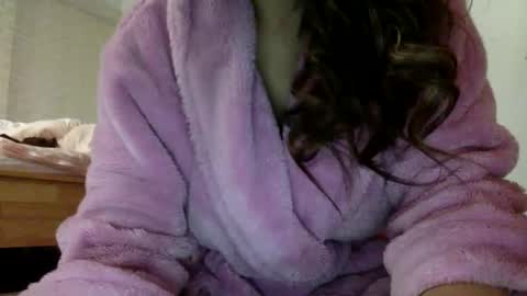 Snapshot of bermudatriangle12 chatting on March 3, 1:17 am tixxie  online show from March 3, 1:17 am