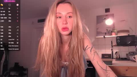 Zo online show from October 14, 3:47 pm