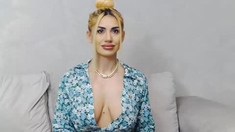 bethierusse online show from January 16, 10:44 pm