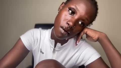 Adah online show from February 8, 1:22 pm