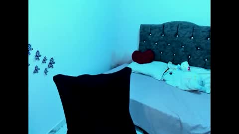 emilia online show from December 15, 1:22 am