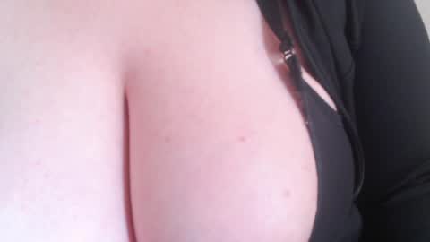 bigbittiesandfun online show from January 28, 5:24 pm