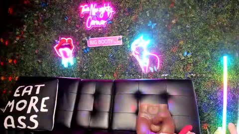 bigbuttsarena online show from December 15, 7:57 am