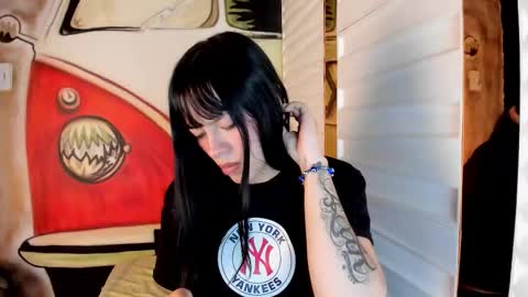 bilie__eilish online show from February 24, 12:15 pm
