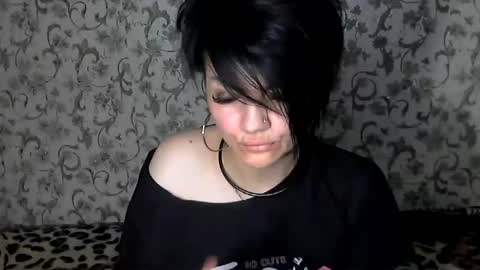 black_hot_01 online show from September 20, 11:47 pm