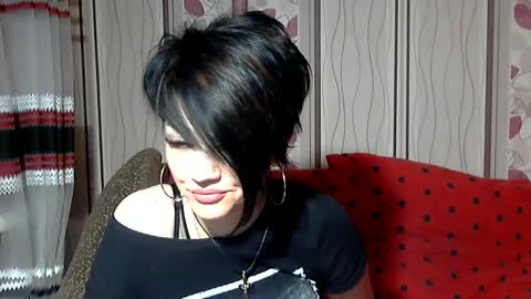 black_hot_01 online show from February 6, 5:25 am