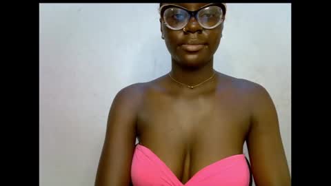 Snapshot of black_petitqueen12 chatting on November 1, 7:40 pm BLACK online show from November 1, 7:40 pm