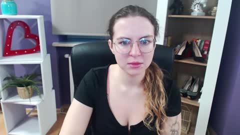 Z O E Y online show from March 6, 5:24 am