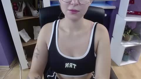 Z O E Y online show from September 10, 4:34 am