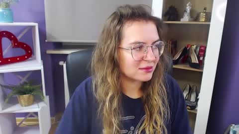 Z O E Y online show from February 3, 5:29 am