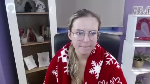 Z O E Y online show from September 17, 4:43 am