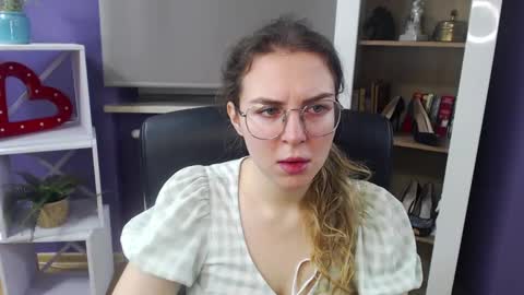 Z O E Y online show from January 30, 5:30 am