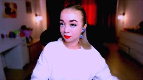 Nicole online show from September 13, 9:28 am