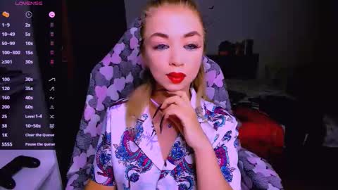 Nicole online show from November 27, 11:57 am