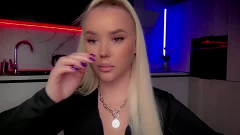 Lana online show from December 24, 4:33 am